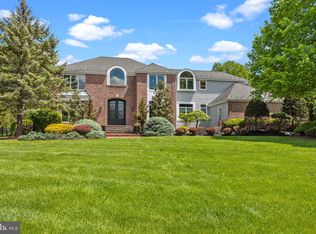 28 Bayshore Dr, Newtown, PA 18940