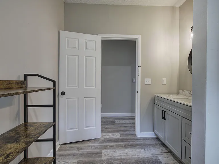 Saint Elmo Cir — Photo 5