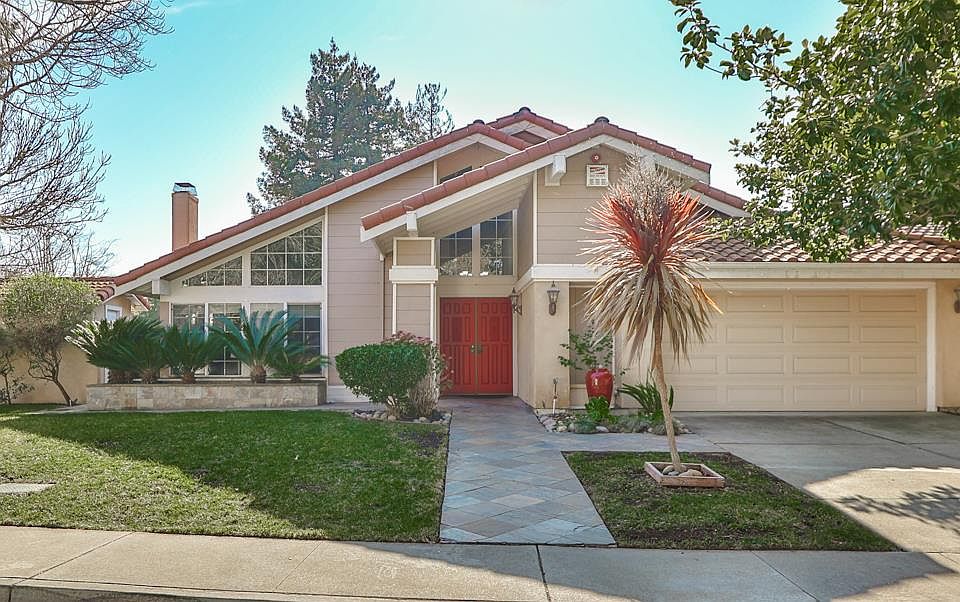 1st image of 32772 Downieville St
