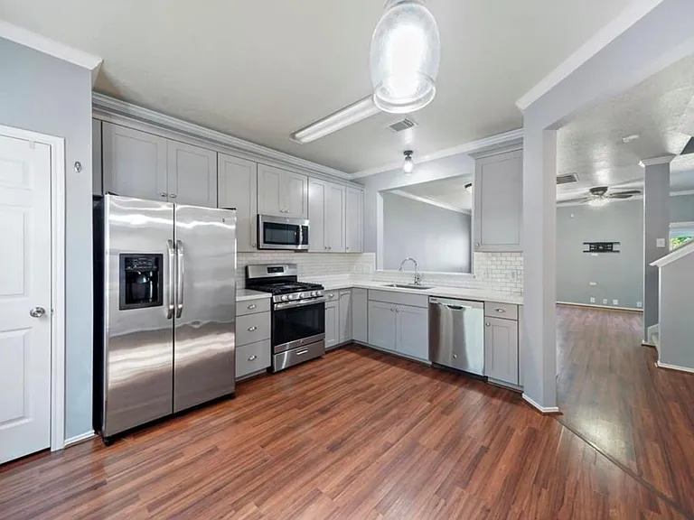 29705 Parliament Hills Dr — Photo 3