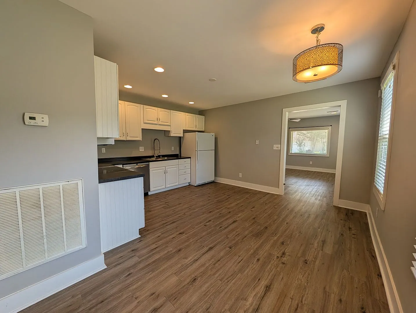 3704 Fairview — Photo 4