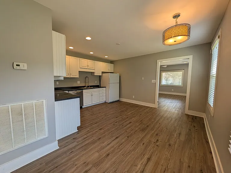3704 Fairview St SW — Photo 4