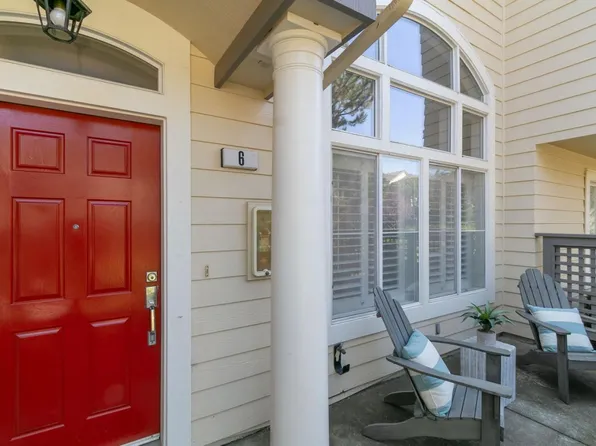 6 Erin Ln, Half Moon Bay, CA 94019