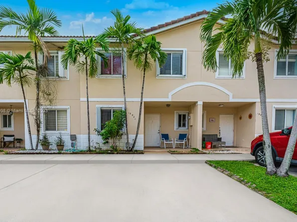 13921 SW 175th Ter, Miami, FL 33177