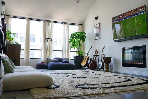 1900 Vine St #303 Photo 1