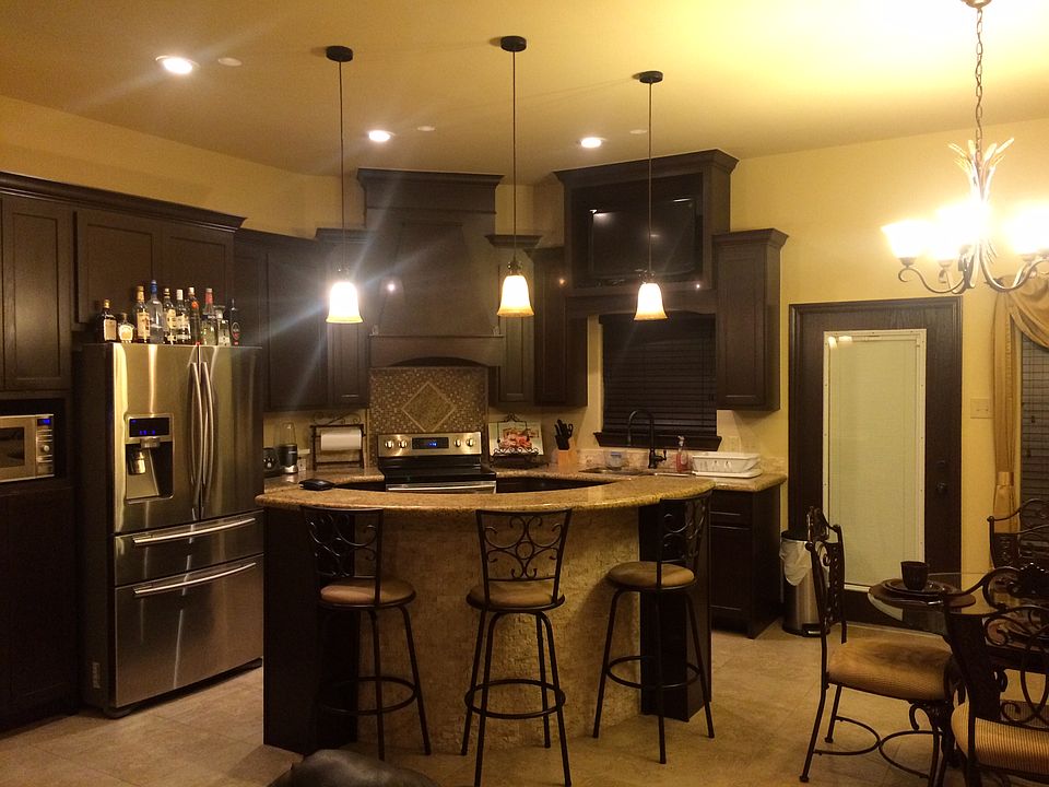 1st image of 102 Cocos Dr