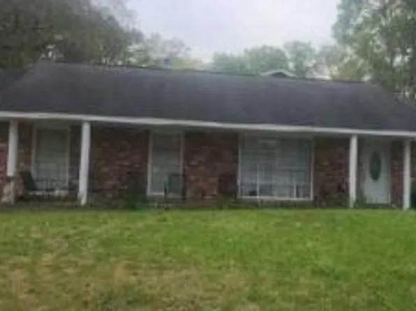 1110 Deramus Ct, Prattville, AL 36066
