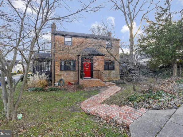 6100 27th St N, Arlington, VA 22207