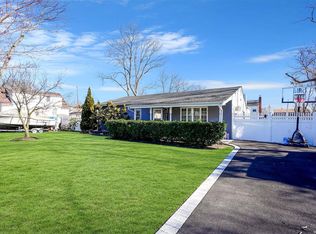 189 Acorn Ave, Central Islip, NY 11722