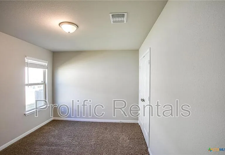 805 Stockdale Rd — Photo 21