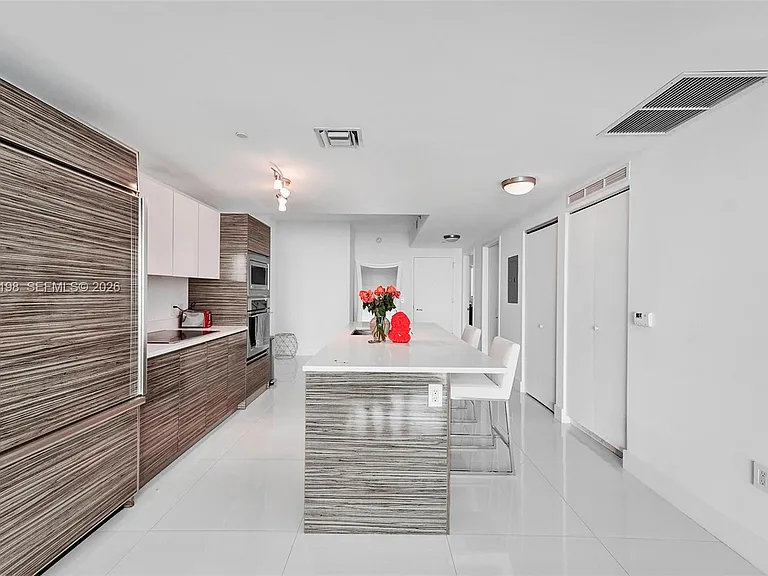 460 NE 28th St #3403 — Photo 21