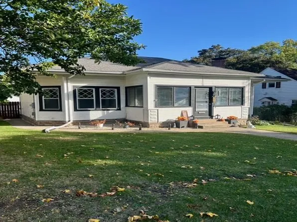 320 Shaw St, Rockford, IL 61104