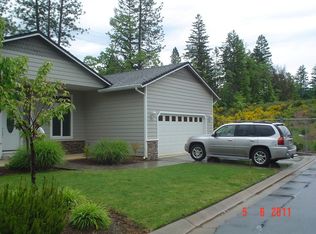 171 Cedar Ridge Dr, Cave Junction, OR 97523