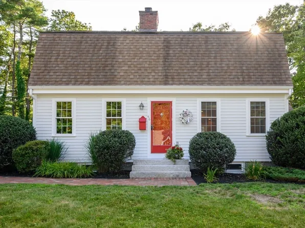 46 Liberty Pole Rd, Hingham, MA 02043