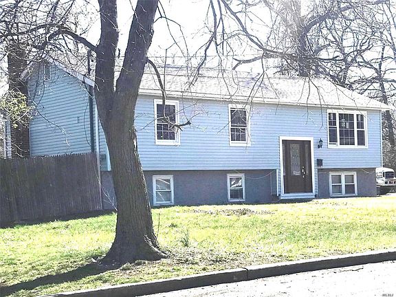 2nd image of 282 Parkway Blvd