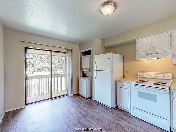 5th image of 303 Manuel Dr APT C