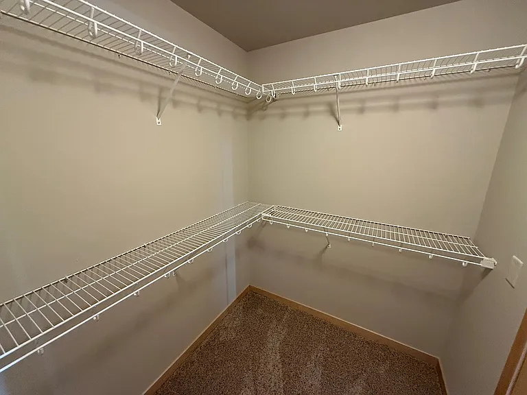 Venture Luxury High Rise — Photo 28