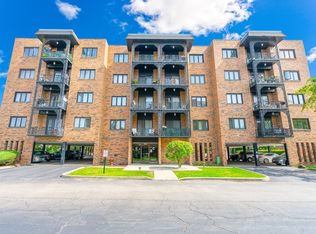 9335 Landings Ln UNIT 202, Des Plaines, IL 60016