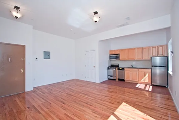 Rented by J Misrahi Realty Corp | media 19