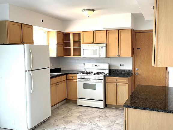 2nd image of 6157 W Montrose Ave #2