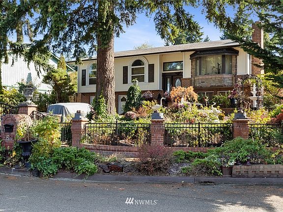 Waiting for your imagination and vision of all you can do with this fully fenced estate like grounds