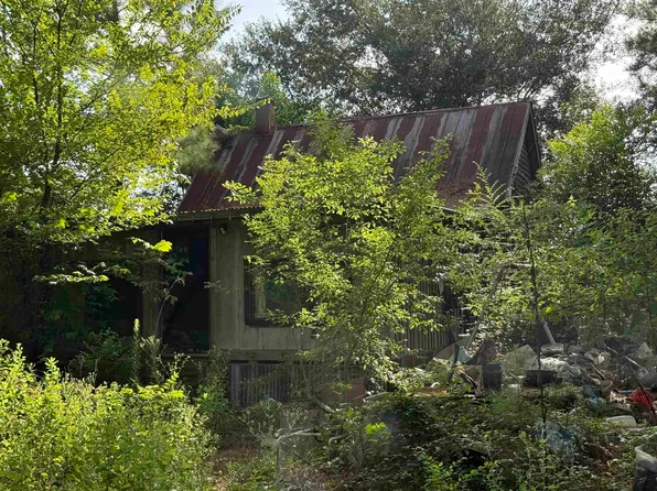 365 County Road 405d, Henderson, TX 75654