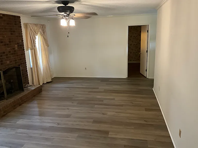 DR/LR Combination w/ gas log fireplace