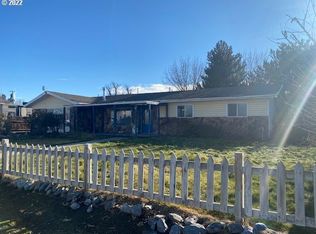 1096 E Juniper Ave, Hermiston, OR 97838