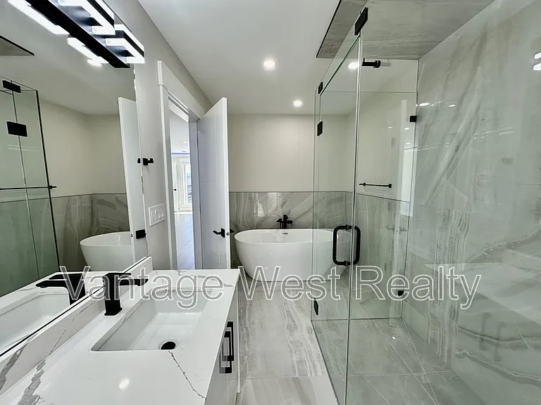 3608 Silver Way — Photo 24