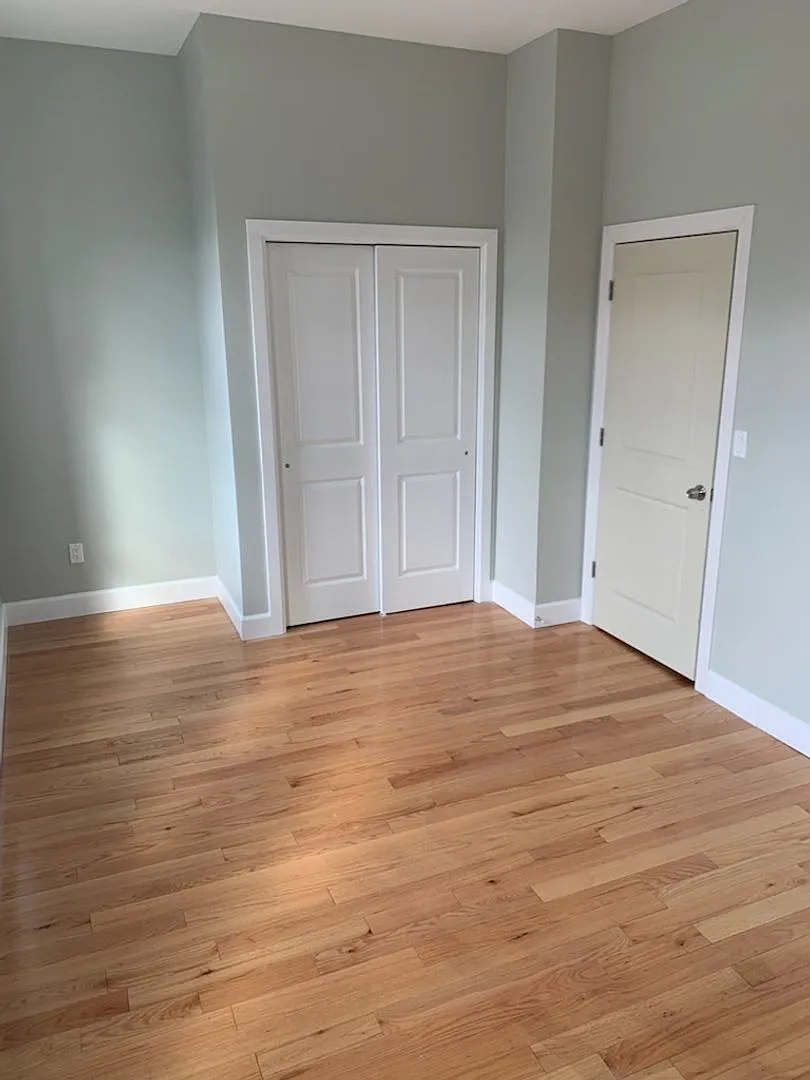 531 Clinton Ave — Photo 4