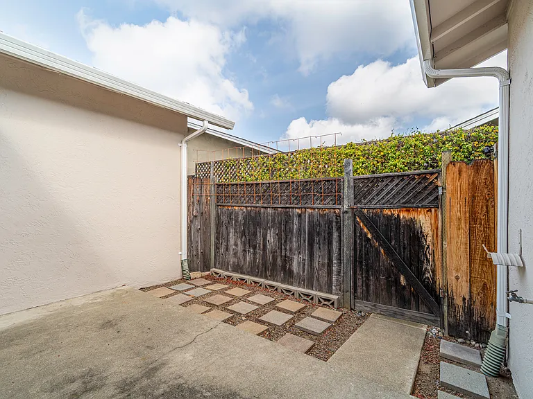 661 Harvard Ave — Photo 19