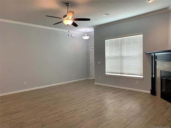 4th image of 324 S 48th St