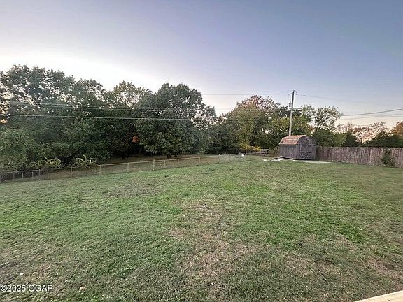 4th image of 1916 N St Louis Avenue