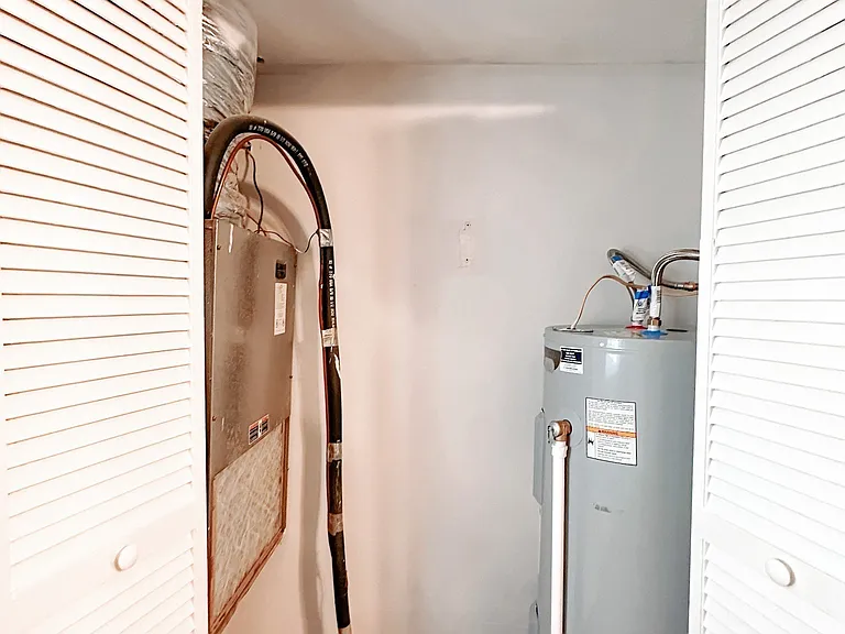 470 Martha Ln #H — Photo 22