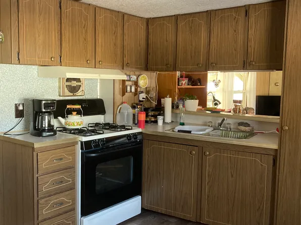 34 Windsor St #34, South Paris, ME 04281