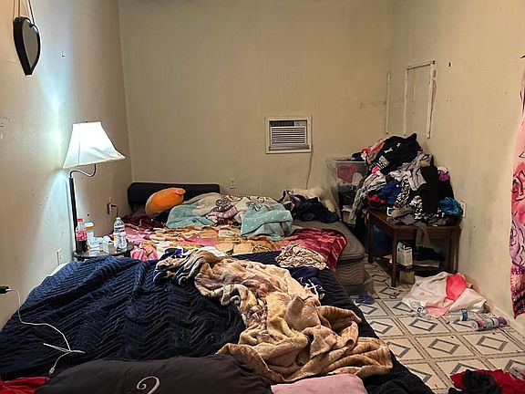 4th image of 501 E 7th Pl