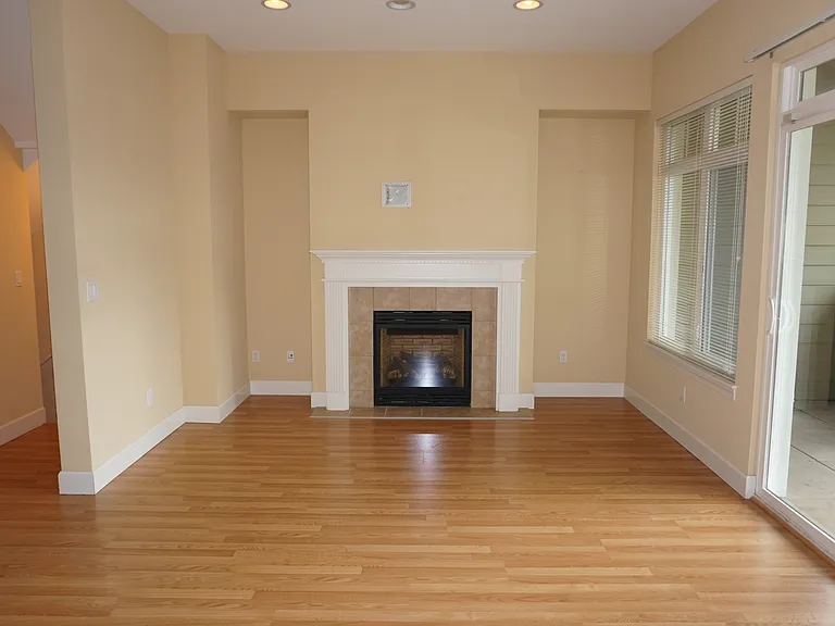 706 123rd Ave NE — Photo 7