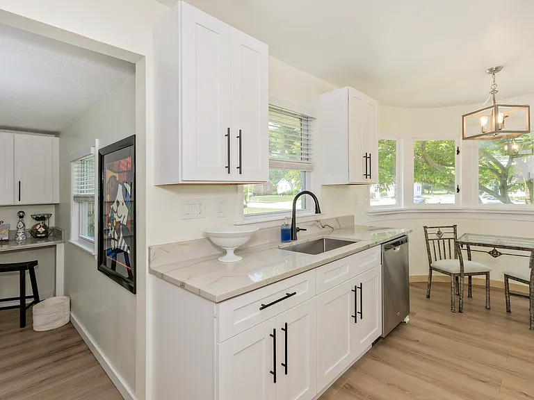 569 Bishop Rd — Photo 3