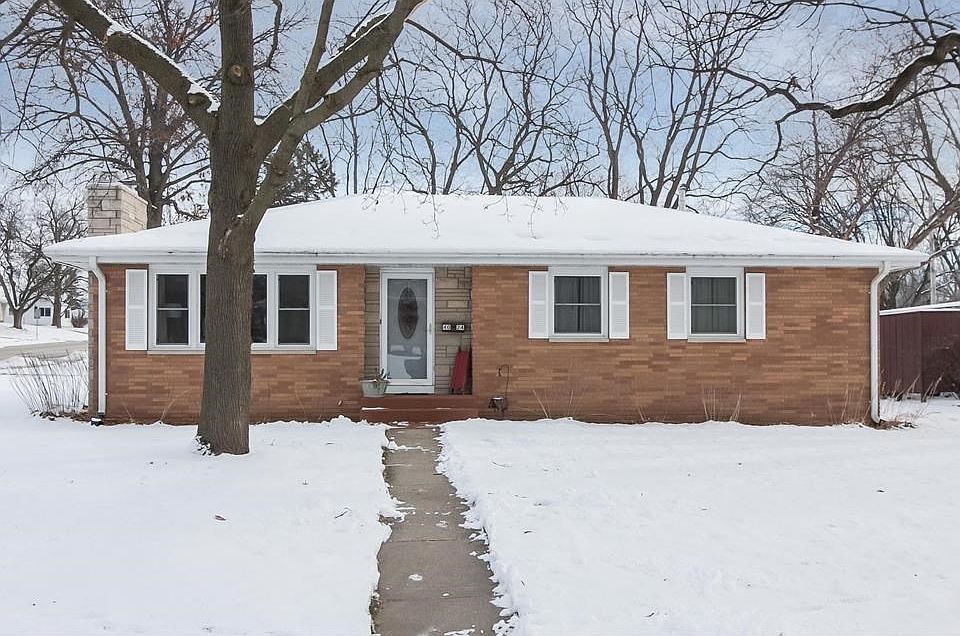 1st image of 4024 Northwood Dr NE