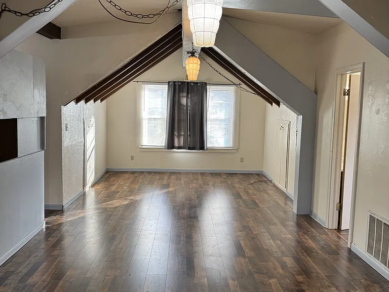 701 1/2 Broad St #C — Photo 2