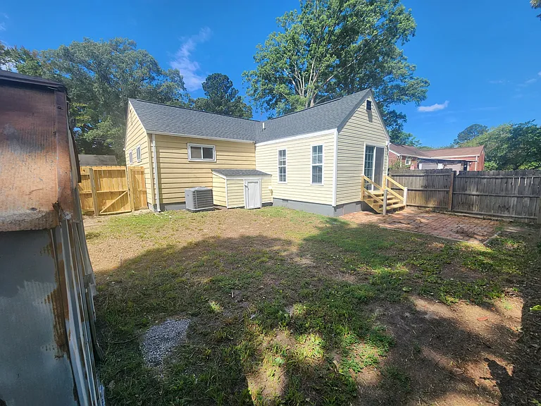 136 Banneker Dr — Photo 17