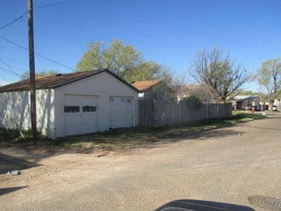 5th image of 228 Oak Ave