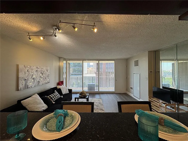 620 Peachtree St NE #911 — Photo 11