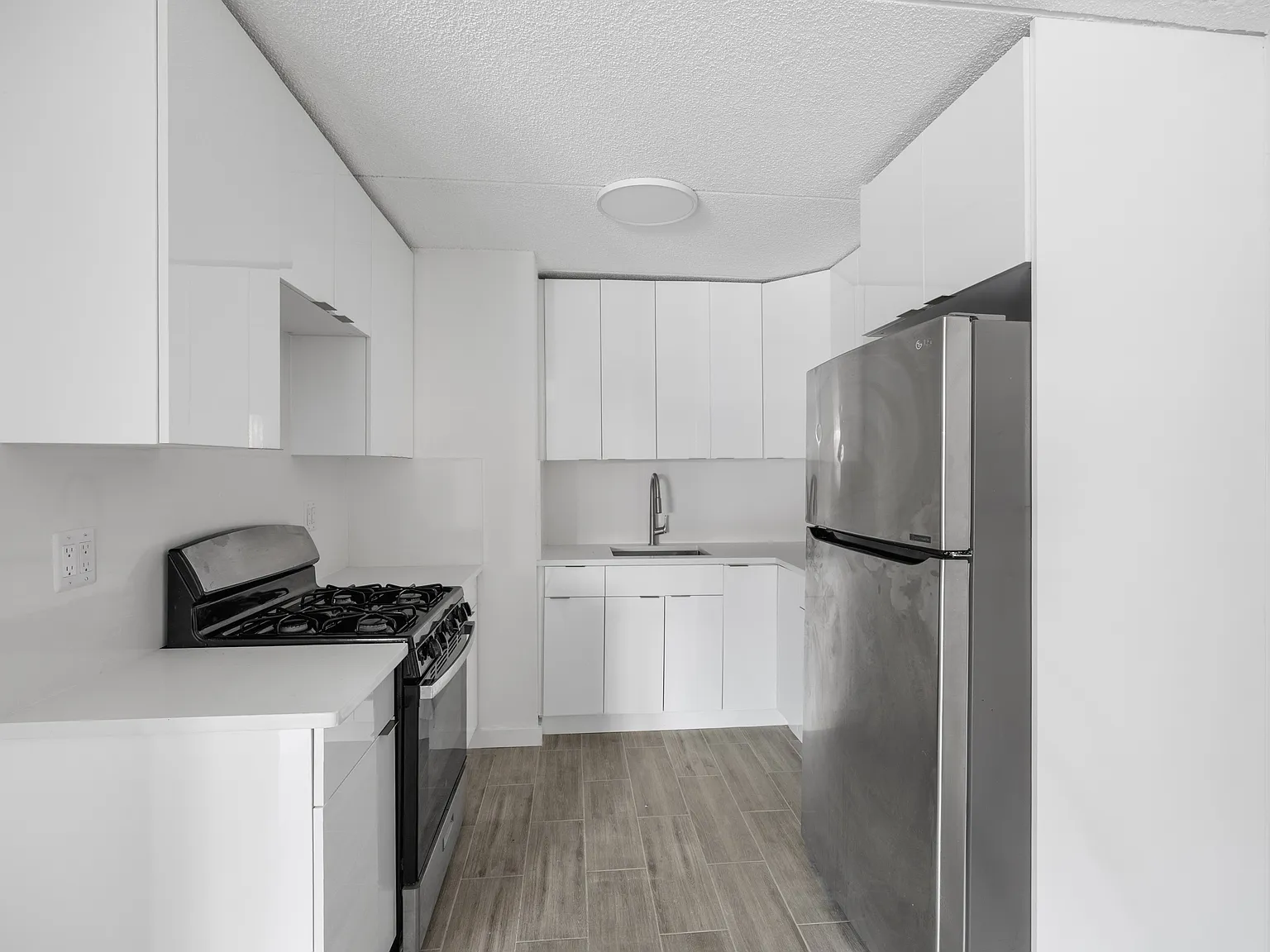 82 Bleecker Street — Photo 3