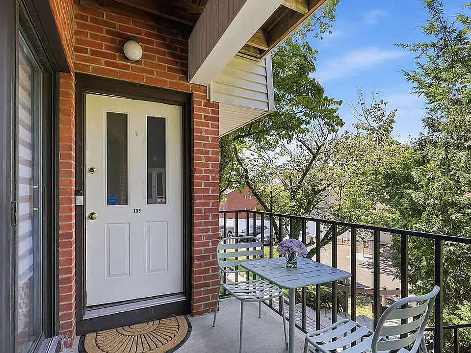 1 Valley Rd #105