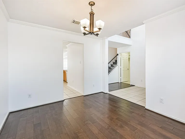 2507 Liza Ct — Photo 5