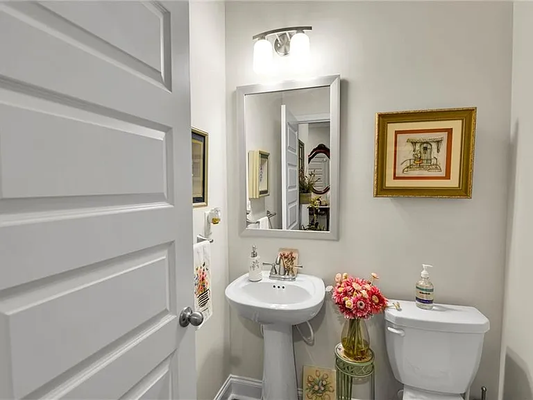2423 Chene Dr — Photo 5