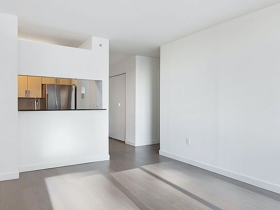 2nd image of 561 10th Ave APT 6I
