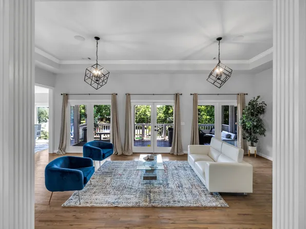 7118 S Columbia Pl, Tulsa, OK 74136