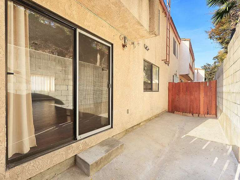 1040 S Garfield Ave — Photo 23